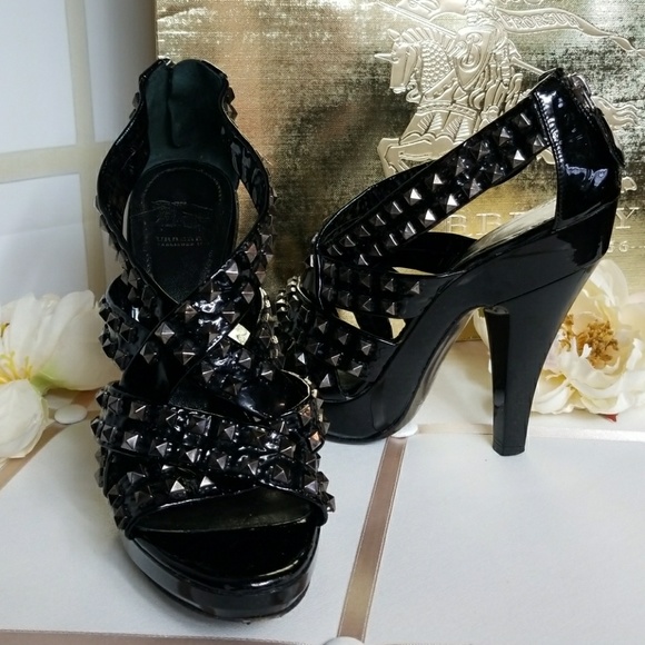 ⬇️PRICE DROP⬇️ Sexy👠💥Burberry Runway Heels💥 - Picture 5 of 8